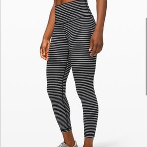 *SOLD* Lululemon Wunder Unders 25” Leggings